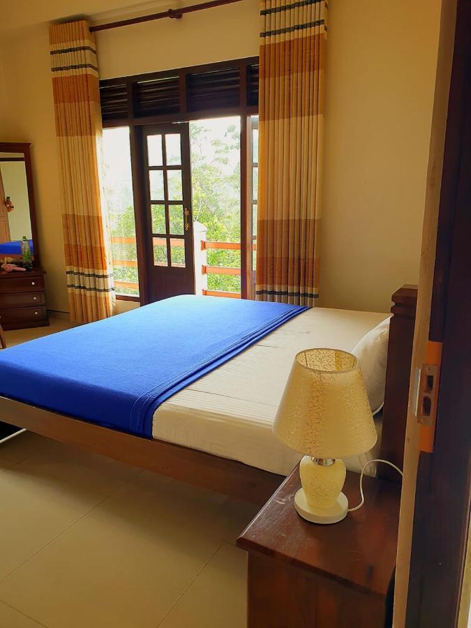 Hotel Delhousie 4*